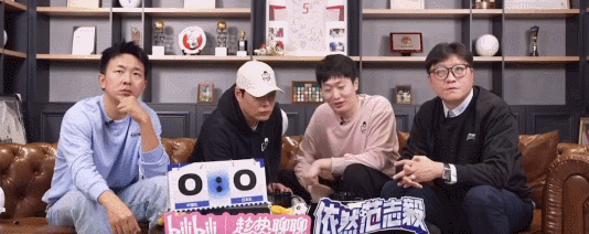 太紧张了😬范志毅观看国足比赛,中途直接吸上氧气了